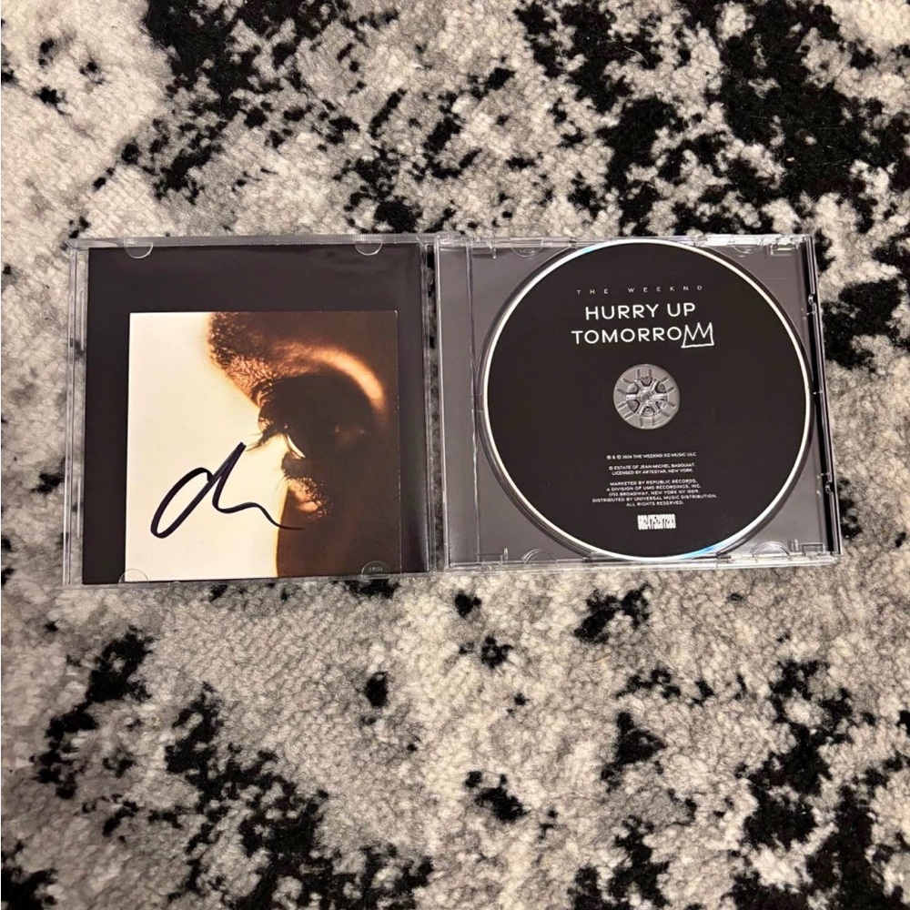 SIGNED The Weeknd CDHurry Up Tomorrow